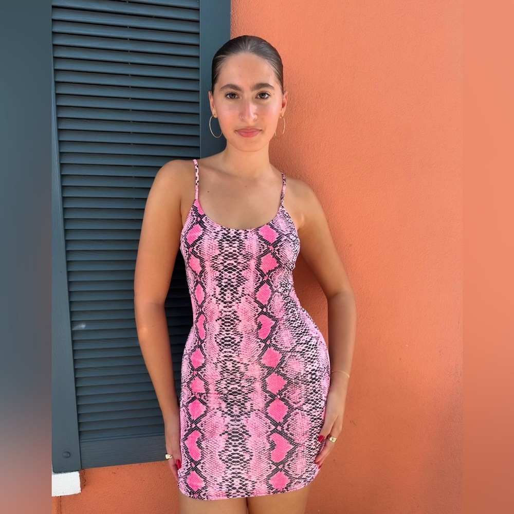 🔥.  Brand New! Snake Print Neon Pink Mini Dress - Picture 3 of 10
